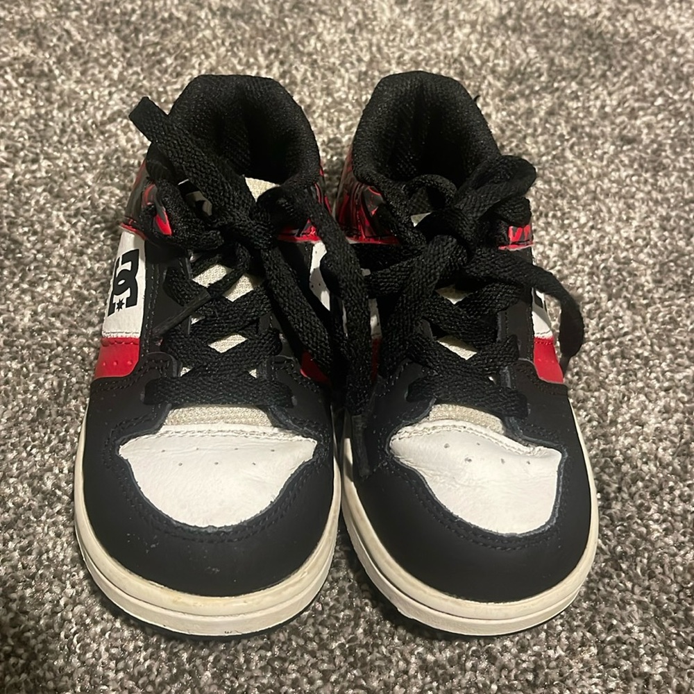 Dc toddler boys shoes size 10